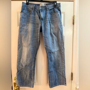 Wrangler Relaxed Straight Leg Jeans